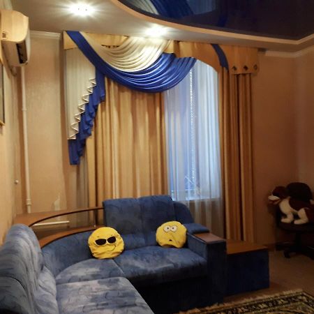 Аппартаменты 25 Krivoy Rog Luaran gambar